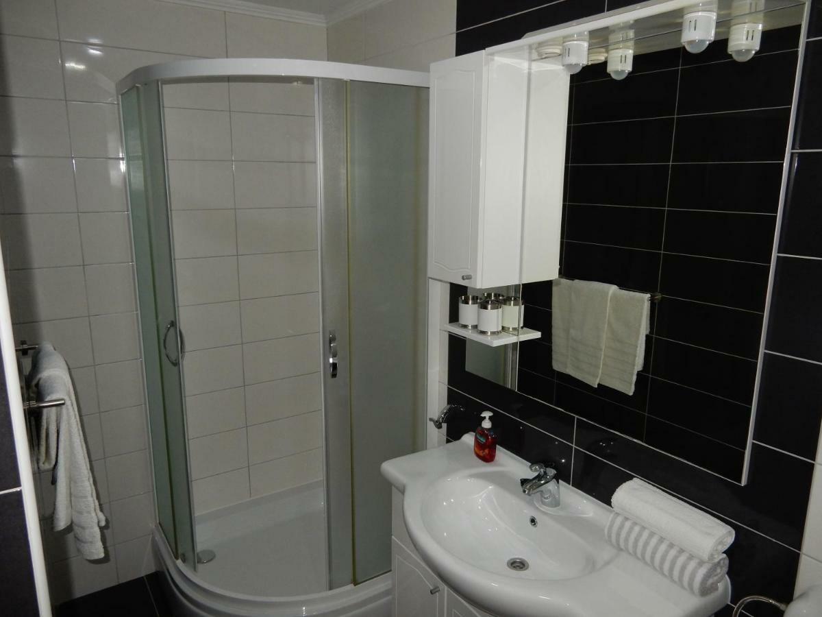 Apartments Indira Lovište Zewnętrze zdjęcie