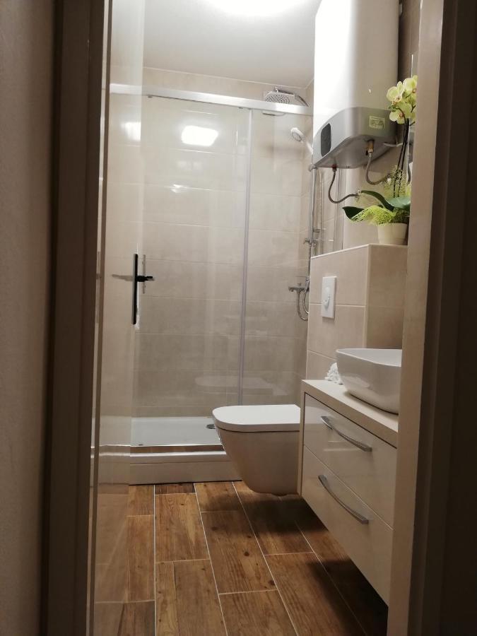Apartments Indira Lovište Zewnętrze zdjęcie